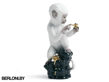 Декоративный предмет Lladro Curiosity Monkey On Black Rock